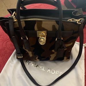 Michael Kors Hamilton Camo Traveler